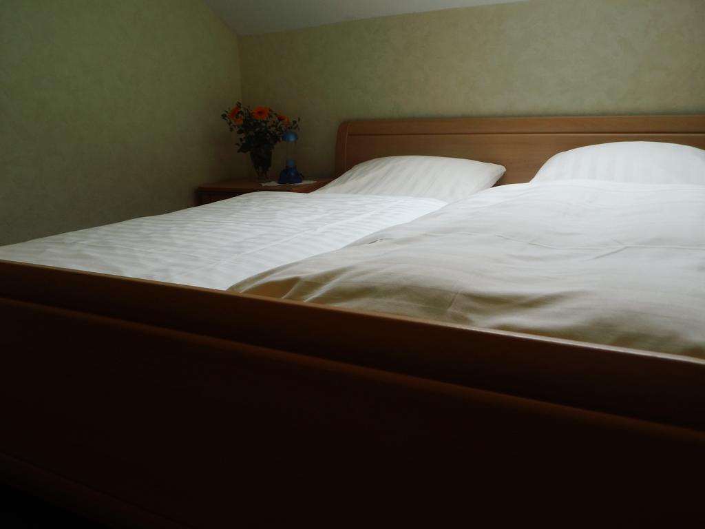 Hotel Zum Lutten Didi Friedeburg Room photo